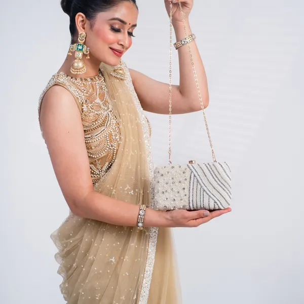 Lyra_Pearl_Shimmer_Clutch